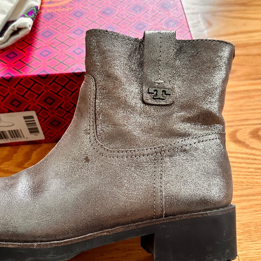 Tory Burch Wayland Short Boot (8) - Picture 11 of 16